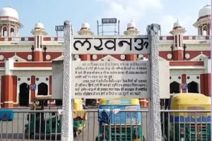 लखनऊ : चारबाग स्टेशन पर तीन लेन से वाहन पा सकेंगे प्रवेश