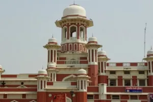 चारबाग रेलवे स्टेशन : पार्किंग में बाइक खड़ी करने पर देने होंगे पांच रूपये, दो घंटे के लिए होगी सुविधा