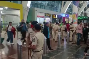 मॉस्को-गोवा चार्टर्ड फ्लाइट में बम की धमकी, जामनगर में रात भर चला तलाशी अभियान