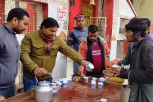 बरेली : मकर संक्रांति पर कई जगह खिचड़ी भोज, चाय-बिस्किट का वितरण, गरीबों को बांटे वस्त्र