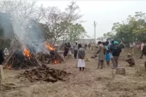 बरेली कटरी ट्रिपल मर्डर केस : कड़ी सुरक्षा के बीच मृतकों का अंतिम संस्कार, नहीं मिली शवों को पंजाब ले जाने की अनुमति 