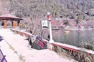 नैनीताल: ऐतिहासिक बैंड स्टैंड पर हो रहे भूधंसाव की अब तक कोई रोकथाम नहीं