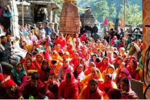 चमोलीः एक महीने बाद खुले आदिबदरी नाथ मंदिर के दरबार, मेले में उमड़े श्रद्धालु 