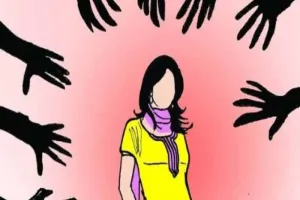 लखनऊ : दोस्ती न करने पर कॉलेज में घुसकर छात्रा को पीटा, दी धमकी