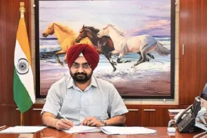 जोशीमठ: मुख्य सचिव ने असुरक्षित भवनों को ध्वस्त करने के दिए निर्देश