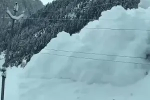 Jammu and Kashmir: बालटाल-जोजिला के पास भारी हिमस्खलन, Video देखकर सिहर उठेंगे आप