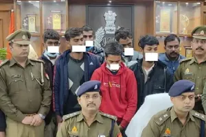 ज्वेलर्स से लूटकांड : तीन भाईयों के गैंग ने कार से पीछा कर घर के बाहर सर्राफ पर चलाई थी गोली