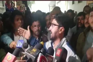 अलाया अपार्टमेंट हादसा : सपा नेता अब्बास हैदर ने मां और पत्नी की मौत के लिए अधिकारियों को ठहराया जिम्मेदार