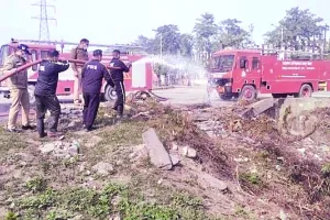 रुद्रपुरः सिडकुल की कंपनी में खड़े टैंकर में हुआ हाइड्रोक्लोरिक का रिसाव