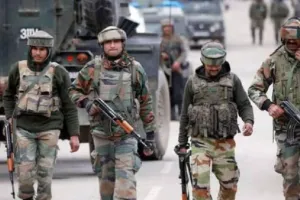 जम्मू-कश्मीर: पुलवामा में आतंकियों ने की कश्मीरी पंडित की हत्या की, महबूबा बोलीं-  BJP सरकार अल्पसंख्यकों की रक्षा करने में नाकाम 