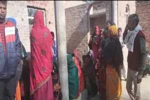 Breaking News: बहन के साथ कमरे में सो रहे भाई की कुल्हाड़ी से काटकर नृशंस हत्या, पूछताछ में जुटी पुलिस