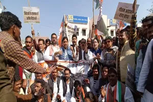 Hindenburg Report: कांग्रेस ने किया जोरदार प्रदर्शन, कहा- रची गई देश की Economy बर्बाद करने की साजिश 