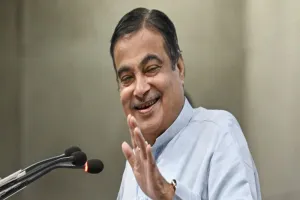 UP GIS-2023 में बोले केंद्रीय मंत्री गडकरी- 5 साल में ऑटो इंडस्ट्री का टर्नओवर बढ़ाकर करेंगे 15 लाख करोड़ 