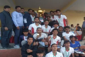 रायबरेली: हैदरगढ़ ने टाउन क्लब लालगंज को हराकर जीती ट्राफी 