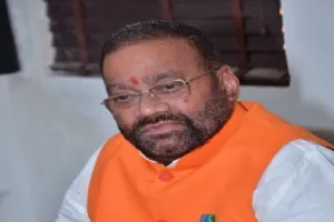 स्वामी प्रसाद के समर्थन में उतरे कई संगठन, लखनऊ में किया प्रदर्शन 