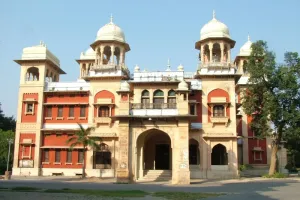 उमेश पाल हत्याकांड में पुलिस को मिली बड़ी कामयाबी, Allahabad University हॉस्टल से एक संदिग्ध को हिरासत में लिया 