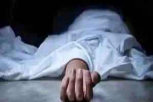 अमेठी: झाड़ियों में मिला अज्ञात युवक का शव, जांच में जुटी पुलिस