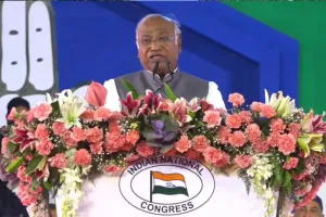 प्रजातंत्र को तोड़ने की साजिश रच रही सरकार: मल्लिकार्जुन खड़गे 