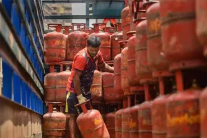 गरमपानी: हाईवे पर बेखौफ चल रही रसोई गैस की कालाबाजारी 