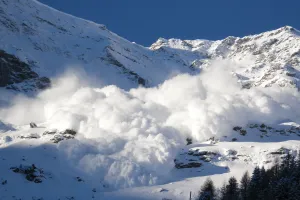 Uttarakhand Weather News: 24 घंटे में हिमस्खलन का अलर्ट, शुष्क मौसम की आशंका 