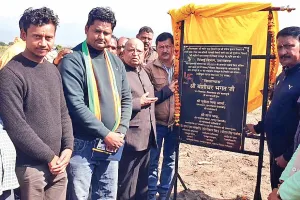 हल्द्वानीः कालाढूंगी विधायक बंशीधर भगत ने किया सिंचाई नलकूप का शिलान्यास