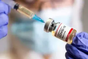 Anti Covid Vaccine: क्यों ब्रिटेन को बूस्टर खुराक बंद करने के निर्णय पर पुनर्विचार करने की जरूरत है?