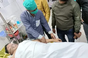 मुरादाबाद:  नगर निगम के संविदा कर्मी ने विहिप नेता को मारी गोली,  गंभीर 