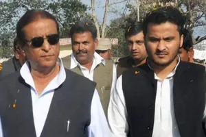 रामपुर: आजम-अब्दुल्ला की सियासत हासिए पर, पिता-पुत्र पर डेढ़ सौ मुकदमों की लटकी तलवार 