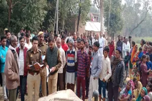 सीतापुर: संदिग्ध परिस्थितियों में हटाई गई बाबा साहब भीमराव अंबेडकर की प्रतिमा, इलाके में हड़कंप