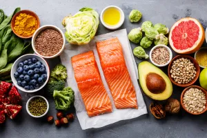 अगर रहना चाहते हैं लाइफ टाइम फिट तो अभी अपनी डाइट में शामिल करें ये सुपरफूड्स