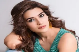 अलग-अलग किरदार निभाना चाहती है Kriti Sanon