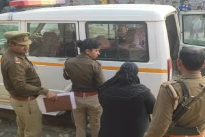 रामपुर: दो बच्चों की मां को फेसबुक पर हुआ प्रेम, तीन दिनों तक युवक के घर जमकर किया हंगामा