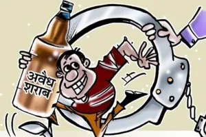 हल्द्वानीः 17 पेटी अंग्रेजी शराब के साथ तस्कर गिरफ्तार