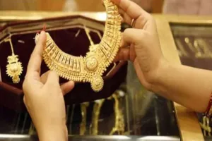 Budget 2023: मोबाइल फोन हुए सस्ते, आभूषण महंगे