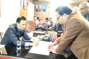 हल्द्वानी: साहब…प्रापर्टी डीलर ने रुपया ले लिया जमीन दे रहा न रुपया