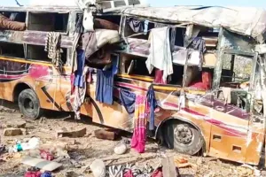 MP : सागर जिले में बस पलटने से चार की मौत, 20 घायल