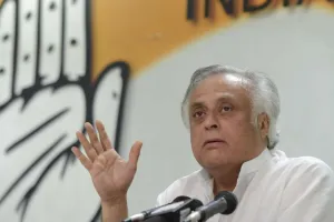 सरकार ने गतिरोध खत्म करने के लिए प्रयास नहीं किया, डरी हुई है : जयराम रमेश