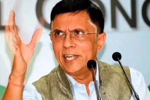 बदले की भावना से मारे बीबीसी पर आयकर छापे: पवन खेड़ा