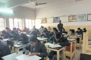 अयोध्या : पोस्टर रचना और लेखन प्रतिस्पर्धा में दिखा हुनर 