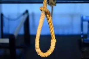 हल्द्वानी: बच्चों के साथ क्रिकेट खेला, फिर फंदे पर लटक गया पिता