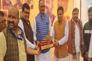 लखनऊ : मरीजों को मिला मुफ्त इलाज, चेकअप कर शरीर में बताई गईं परेशानी की जड़