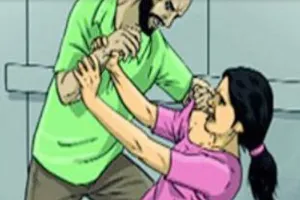 लखनऊ : बदमाशों से भिड़ी महिला, ऑटो से गिरकर हुई चोटिल