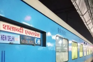 लखनऊ : शताब्दी समेत वीआईपी ट्रेनें होंगी कैमरे से लैस