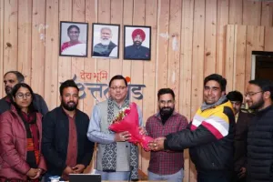 Uttarakhand News: परीक्षा देने वाले युवाओं को परीक्षा केंद्र तक आने-जाने की निशुल्क सुविधा, बेरोजगार संघ ने धामी से की मुलाकात