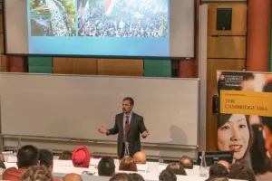 कैम्ब्रिज यूनिवर्सिटी में राहुल गांधी बोले- पेगासस से मेरे फोन की हुई जासूसी, खुफिया अधिकारियों ने कहा था संभल कर बात करें