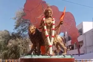 बरेली : वैदिक मंत्रोच्चार के साथ हुआ भारत माता की प्रतिमा का अनावरण