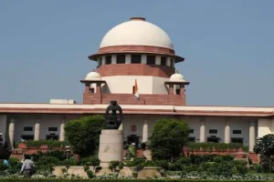 समलैंगिक विवाह को कानूनी वैधता देने संबंधी याचिकाओं पर न्यायालय में सोमवार को होगी सुनवाई 