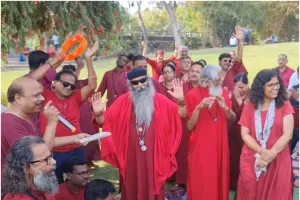 महाराष्ट्र : ओशो रजनीश के कई अनुयायी ‘माला’ पहनकर जबरन घुसे पुणे आश्रम में 