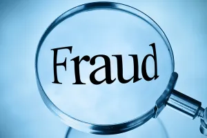 बाजपुर: कागजातों से छेड़छाड़ कर ऑनलाइन शॉपिंग का आरोप 