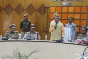 वर्दी के अन्दर इन्सान भी है, रखें इसकी लाज : धर्मवीर प्रजापति